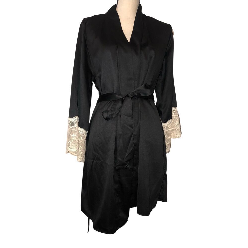 Flora Nikrooz Robe Size S/M Black Short Satin Lace Belt Kit Matte Charmeuse Wrap